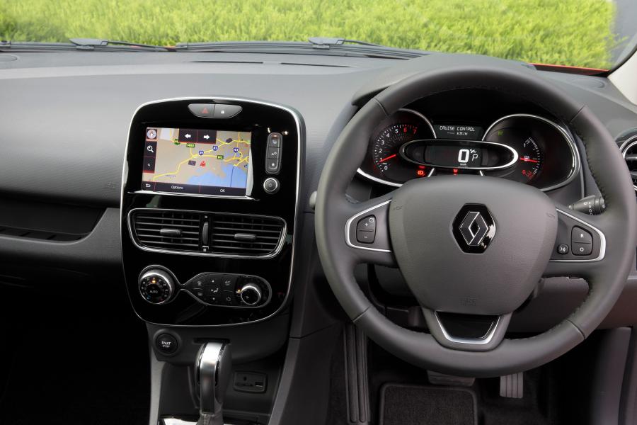 Торпедо Renault Clio 2017 года  (AU) (фото 28 из 40)